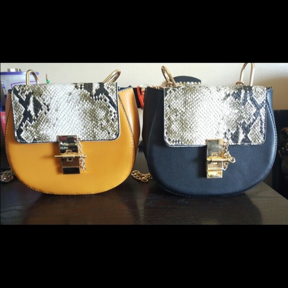 Stylish Warm Tan and Snake Print Crossbody Bag - Picture 3 of 4